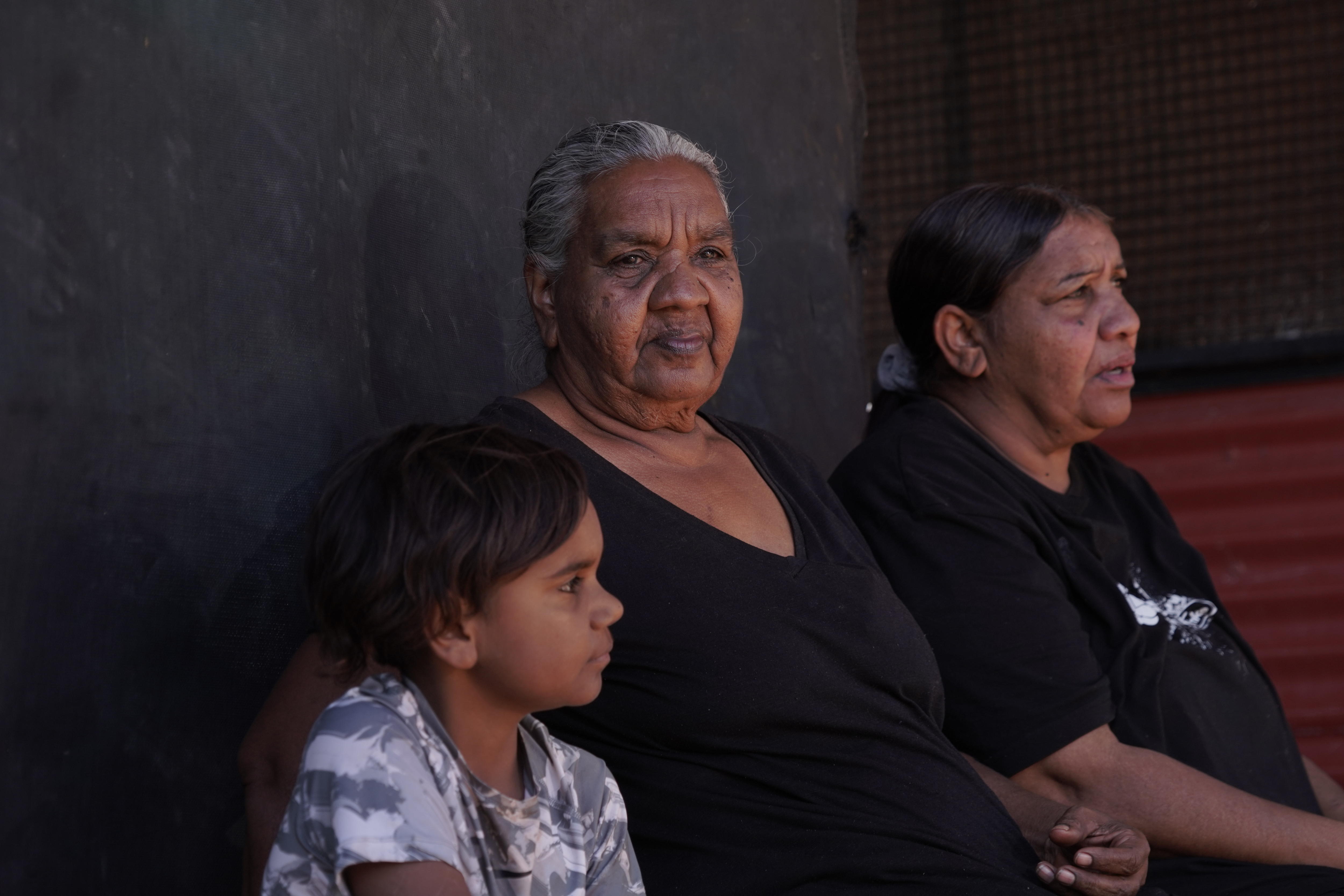 Santa teresa two ladies and a girl