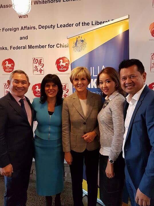 Former foreign minister Julie Bishop poses for a photo with CPP organiser Sara Nary and others