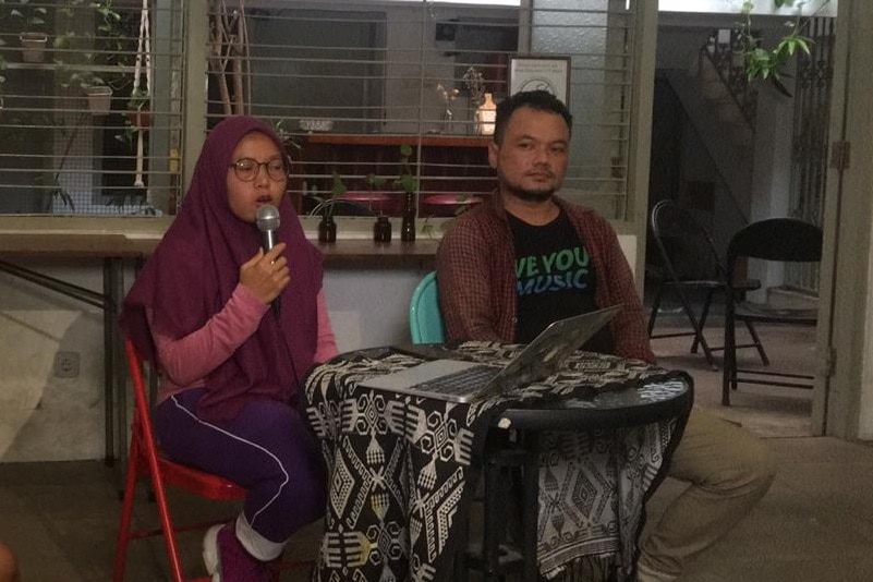 Yuli Riswati (kiri) dalam konferensi pers di Surabaya (3/12/2019).