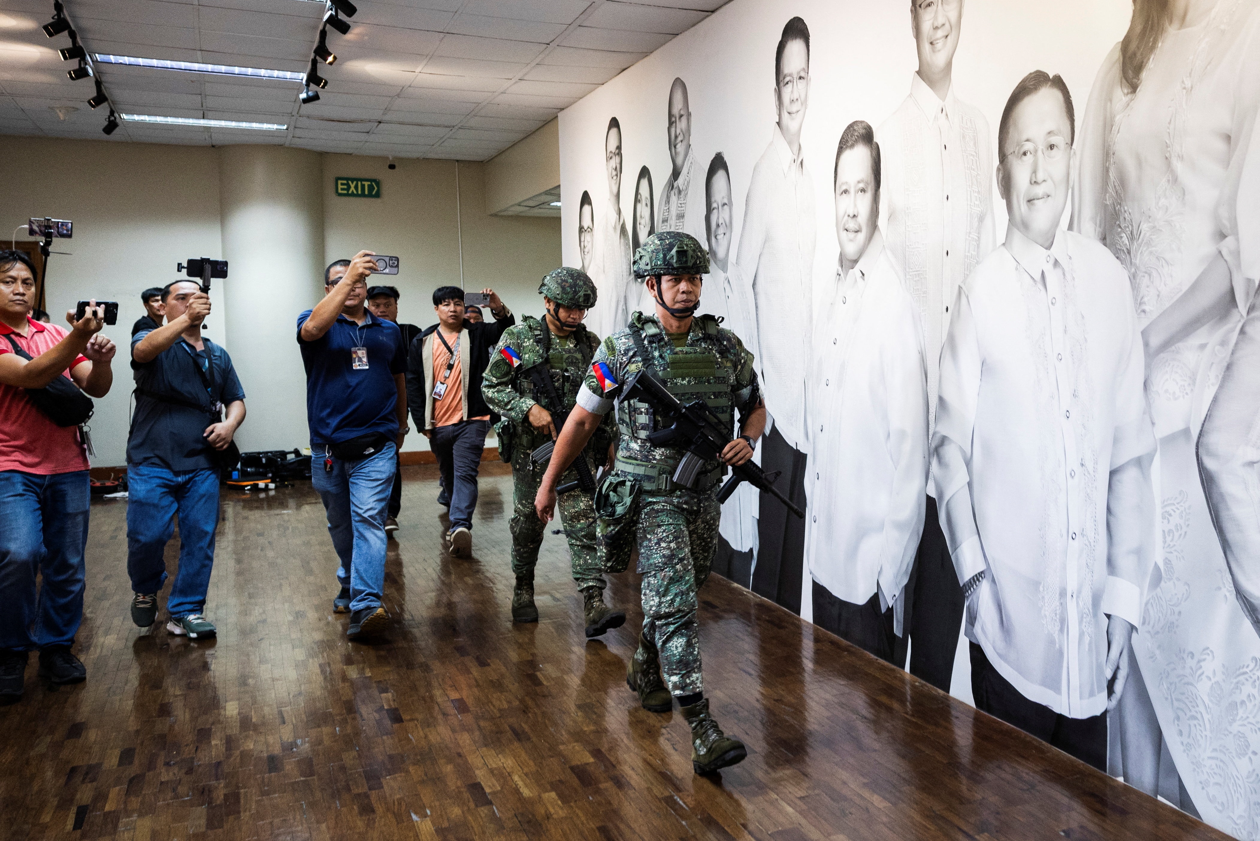 Shots fired, sending Philippine senate into lockdown