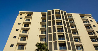 A view of an inner-city Darwin apartment building.