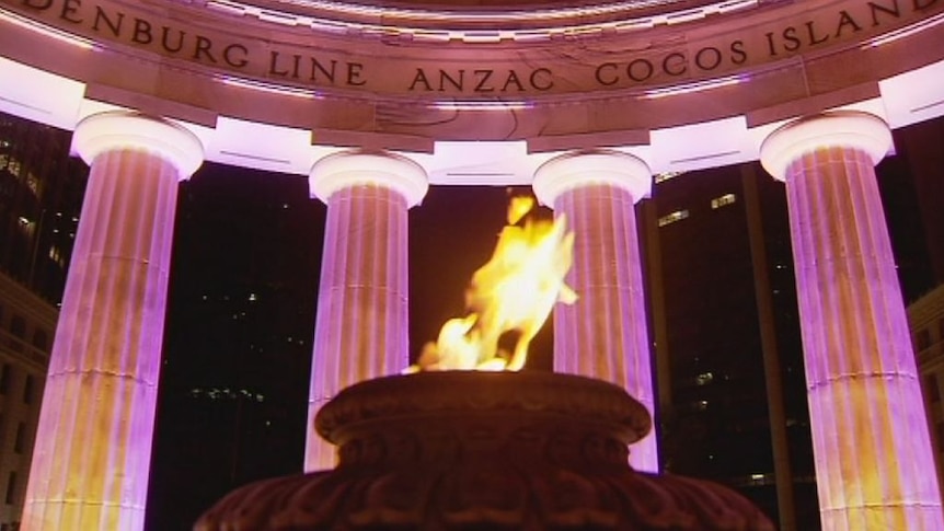 Dawn services held around the nation commemorating Anzac Day