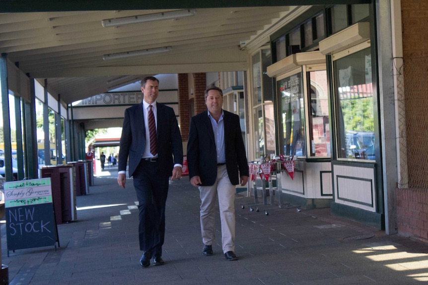 Federal Justice Minister Michael Keenan and O'Connor MP Rick Wilson in Boulder, WA.