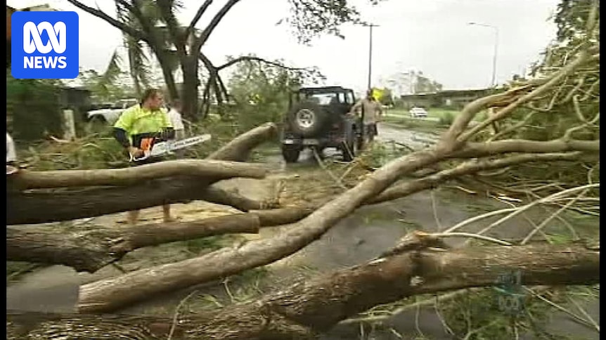 Strong wind gusts batter Townsville ABC News Strong wind gusts batter Townsville ABC News