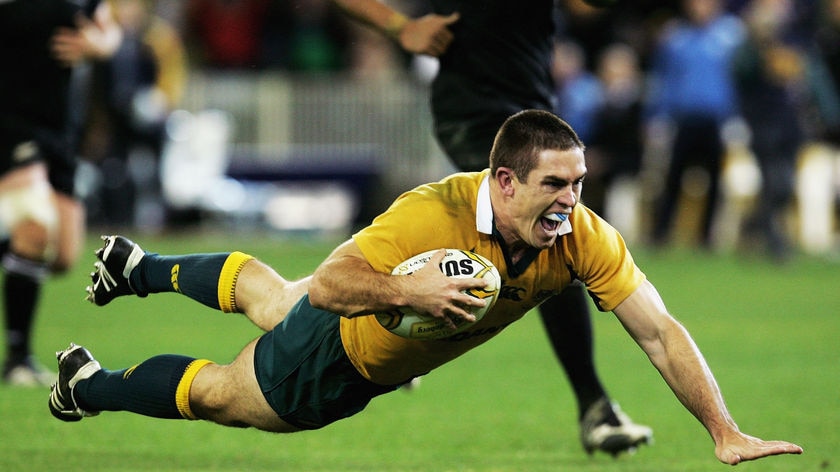 Scott Staniforth dives over for the match-winning try