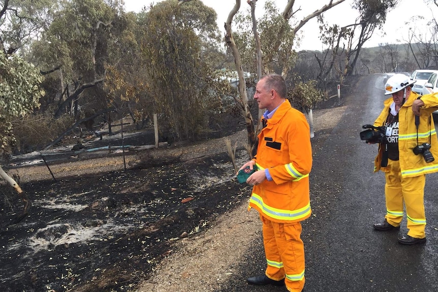 Jay Weatherill inspects Adelaide Hills bushfire damage