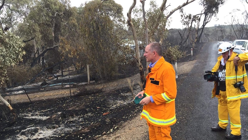 Jay Weatherill inspects Adelaide Hills bushfire damage