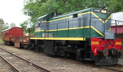 Teens charged over attempted train robbery - ABC News