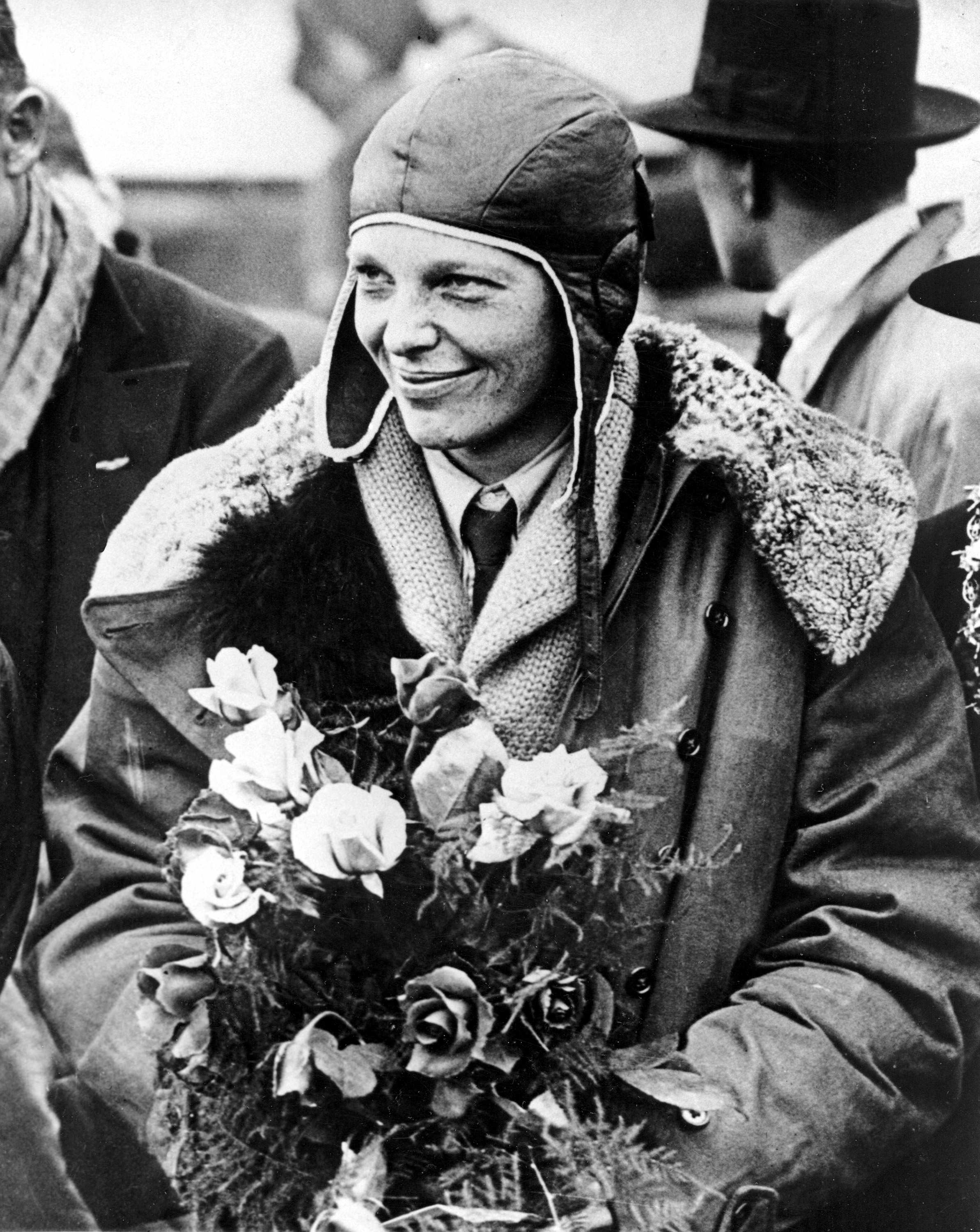 The five leading theories behind aviator Amelia Earhart's disappearance  over the Pacific Ocean - ABC News