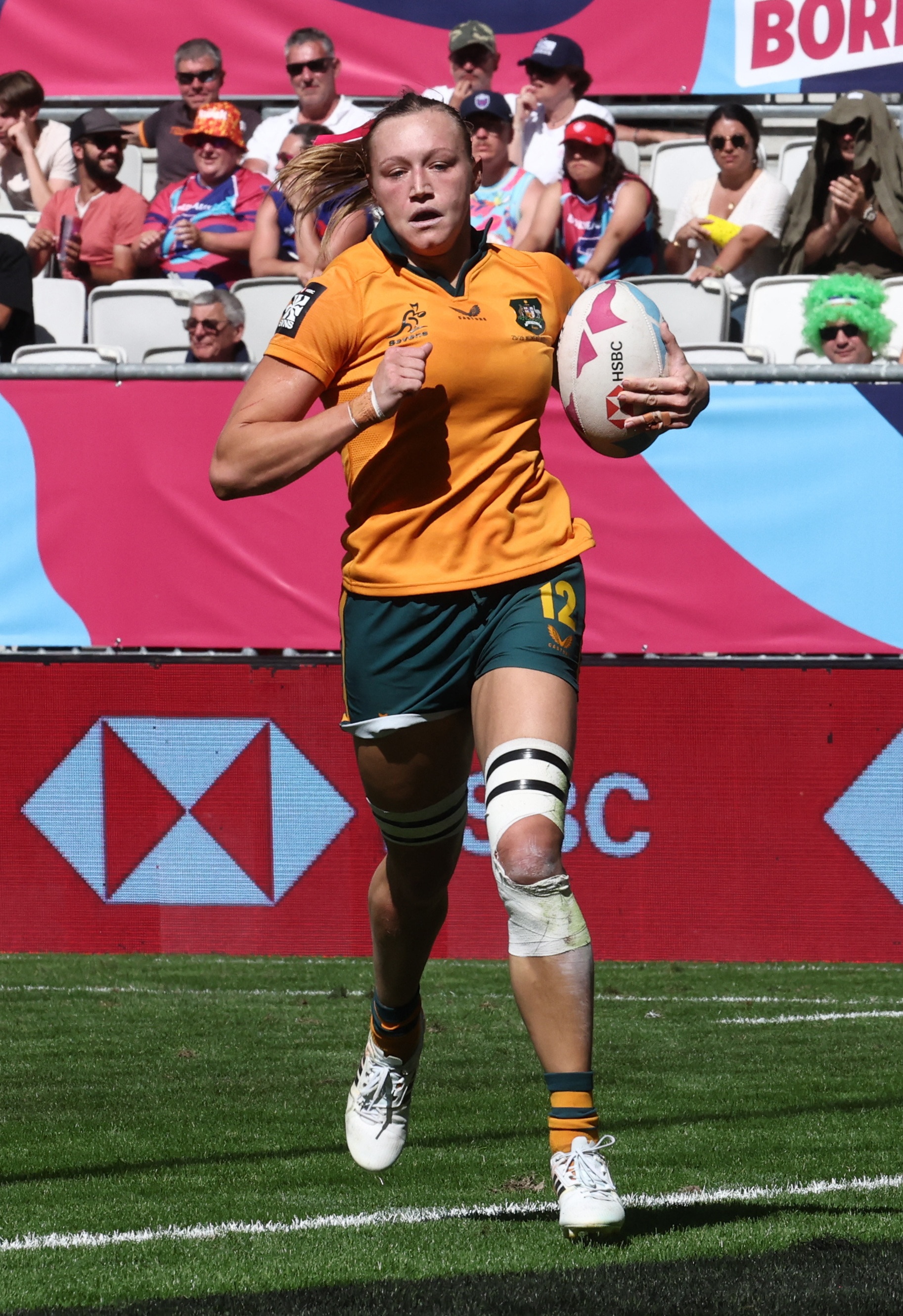 Maddison Levi scores a try for Australia in Boedeaux.