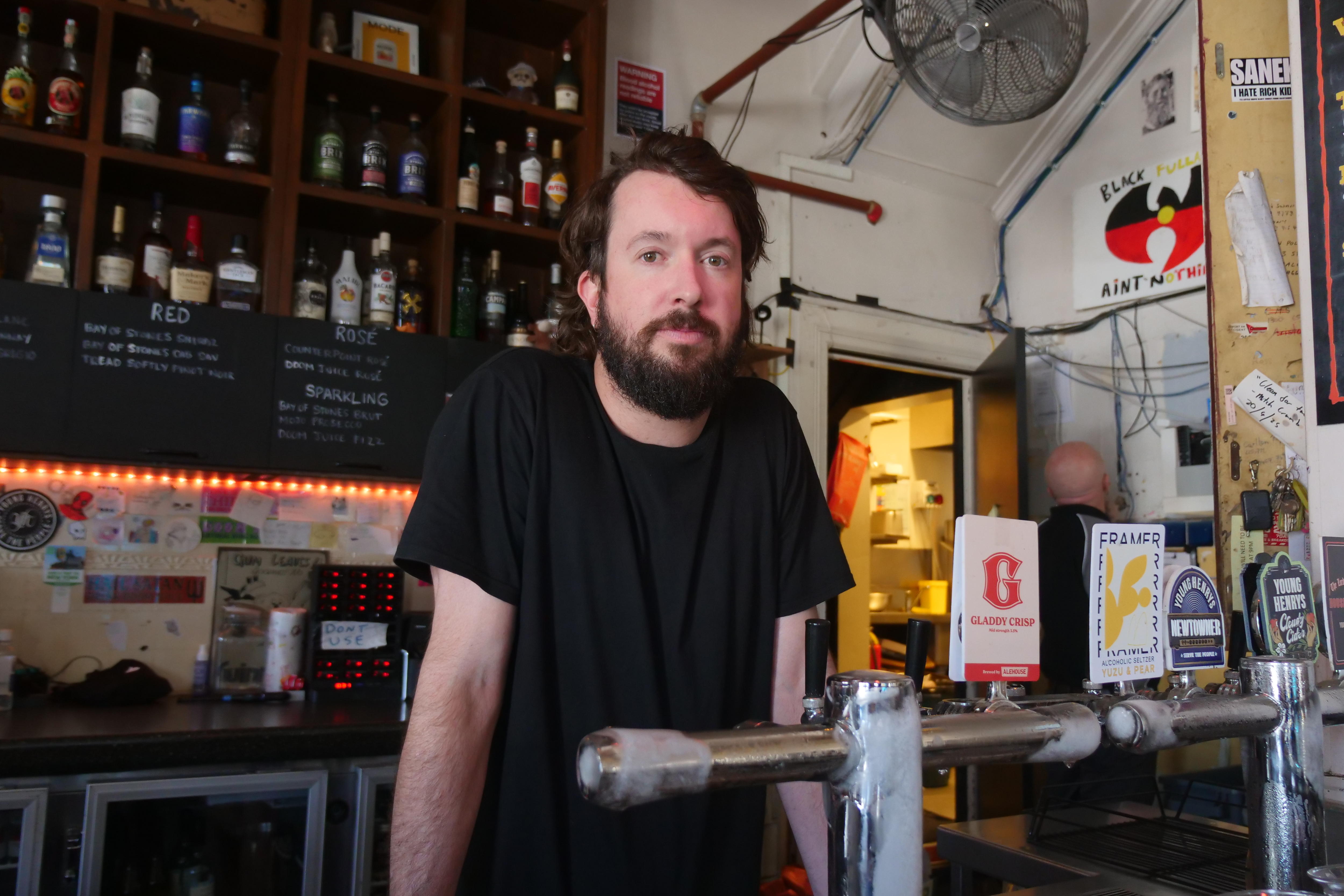 Pub owner says removing pokies made him feel like a criminal