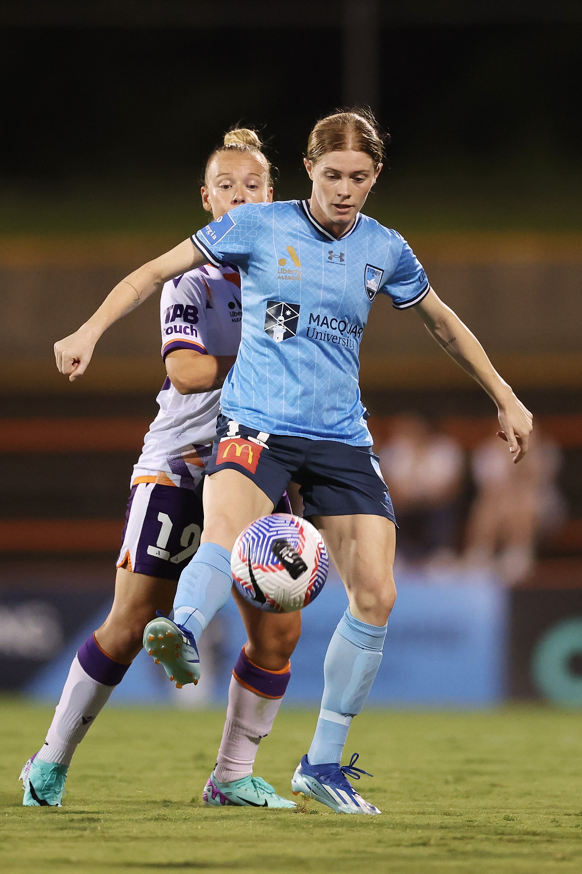 Cortnee Vine playing for Sydney FC against Perth Glory.