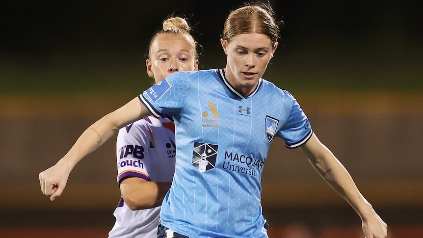 Cortnee Vine playing for Sydney FC against Perth Glory.