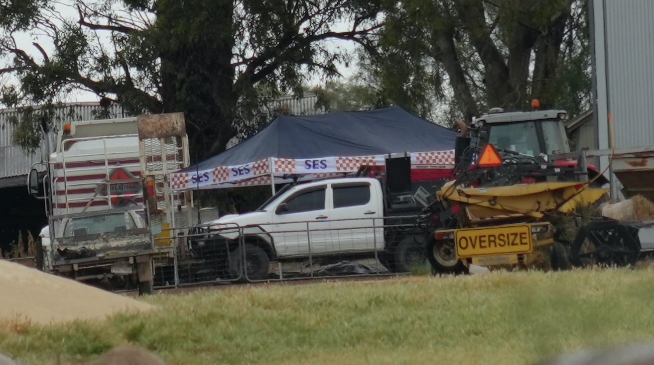 Man dies after being crushed by ramp in northern Victoria