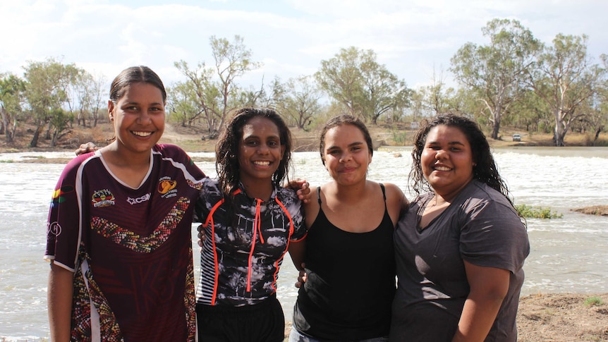 Kids Playing in Barwon River at Brewarrina weir.