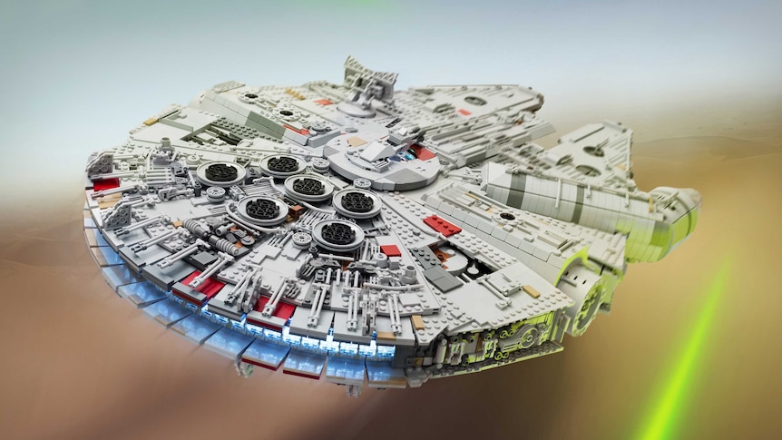 Star Wars fan Marshal Banana creates 7,500-piece Lego Millennium Falcon