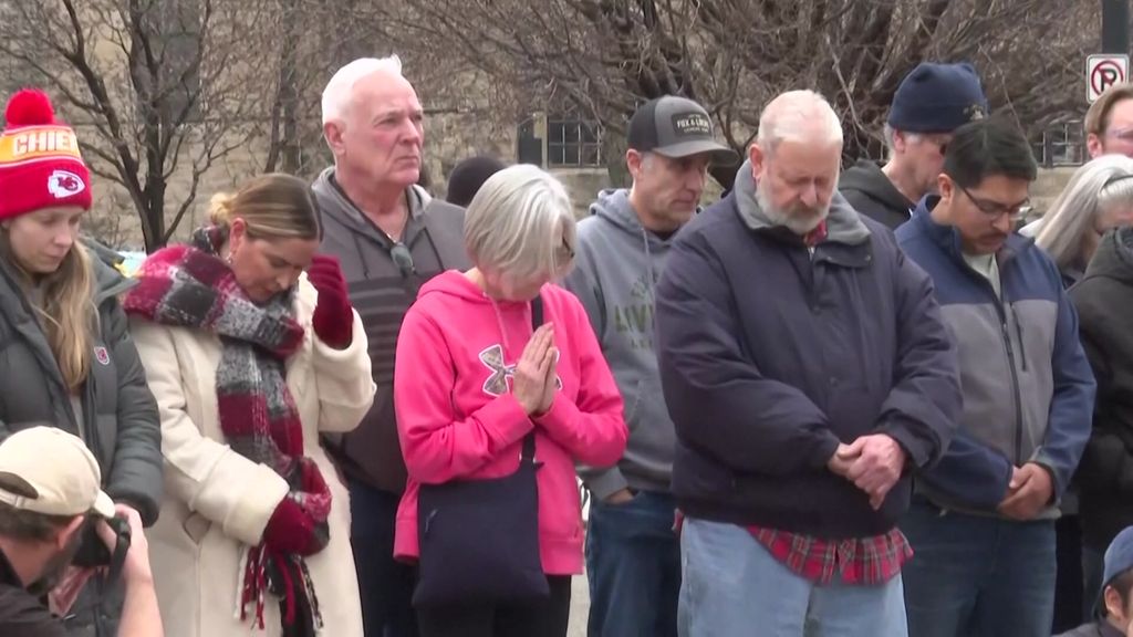 Wichita community holds prayer vigil for victims of Washington DC crash ...
