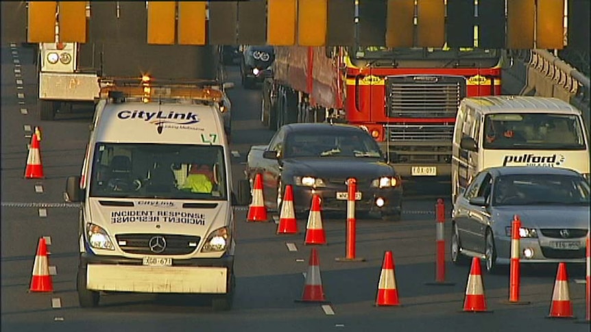 Tunnel closures cause traffic chaos