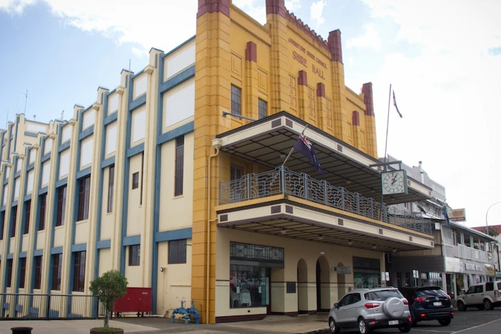 The Art deco Johnstone Shire Hall was built between 1935 and 1938