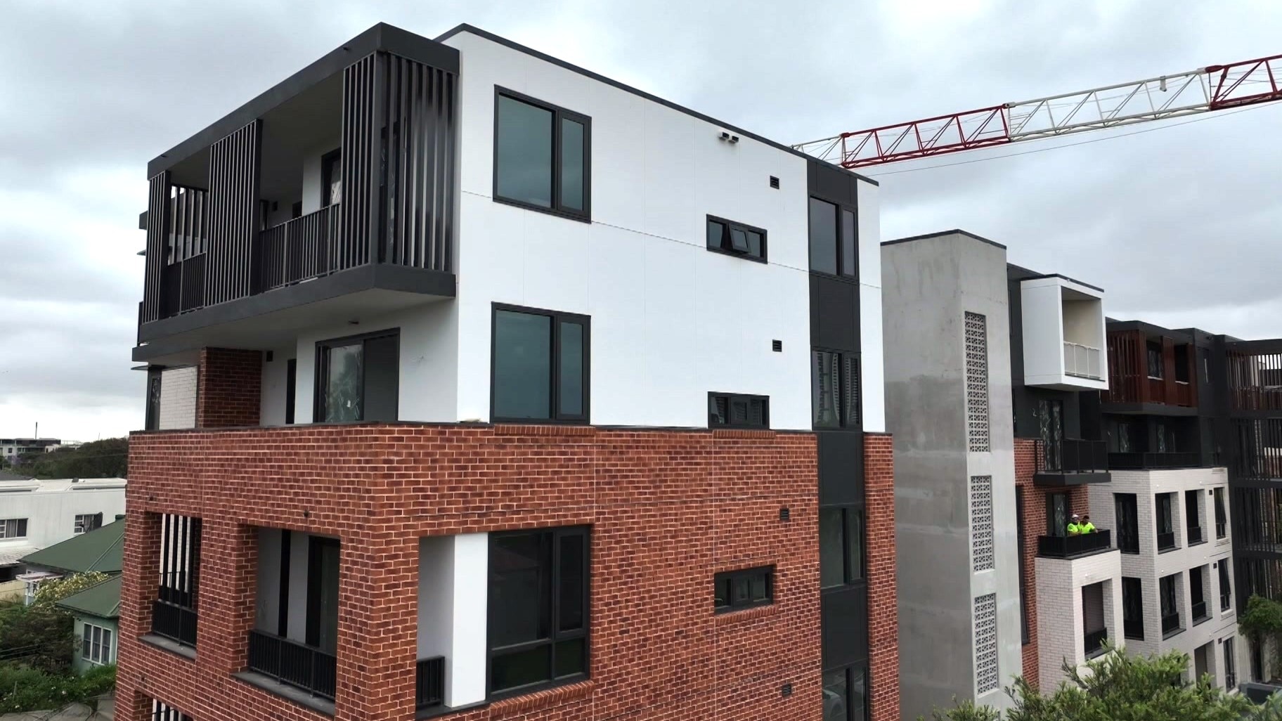 Los niveles superiores de un apartamento en construcción. 