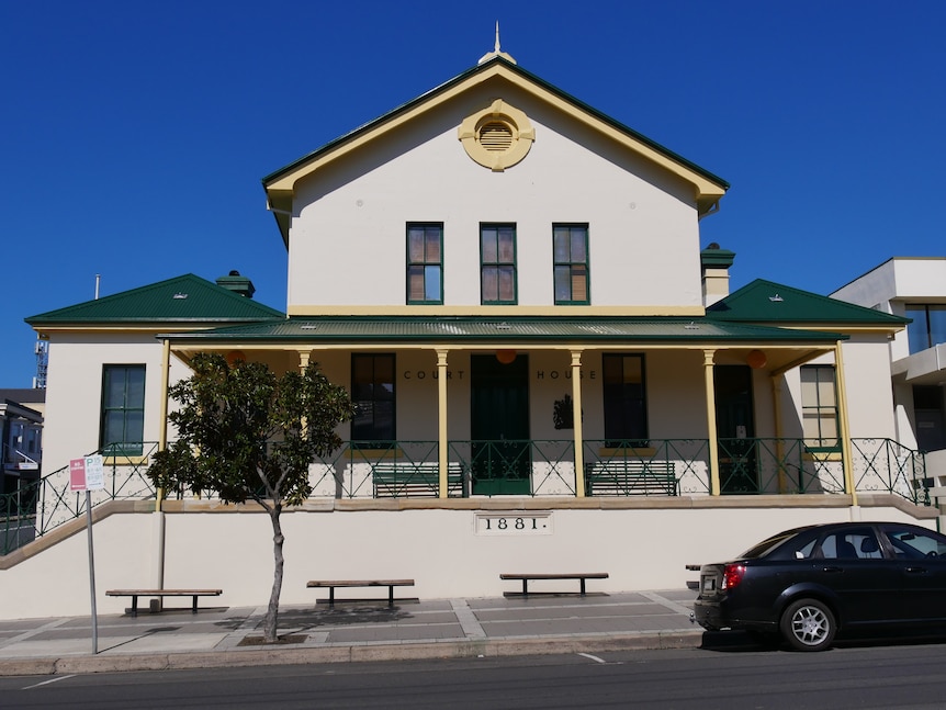 a photo of the bega courthouse.
