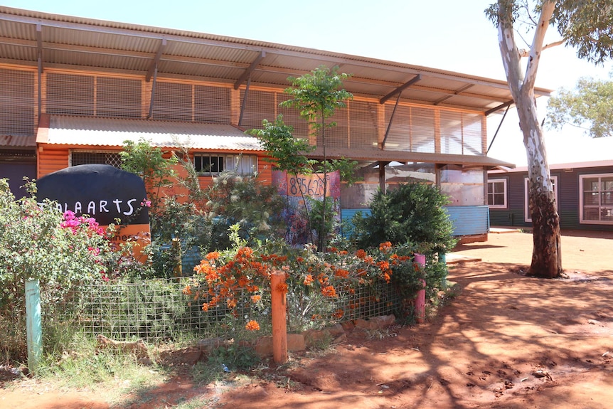 Tjala Arts in Amata