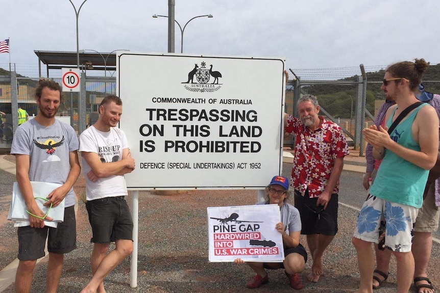 Christian peace activists on a pilgrimage to Pine Gap in 2016
