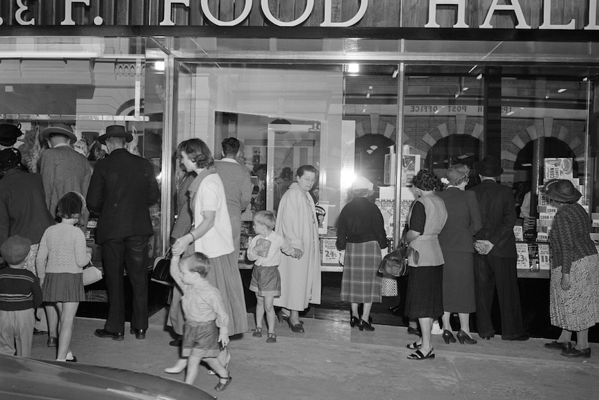  Shoppers outside Cribb and Foote department store in Ipswich