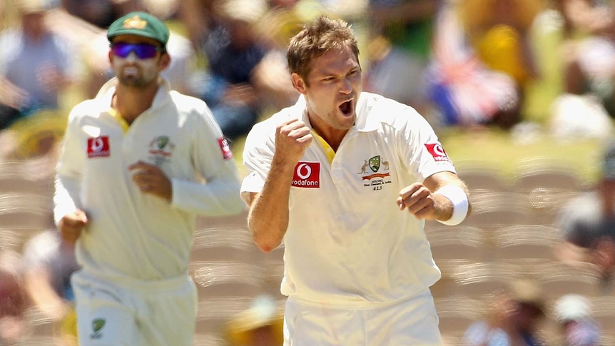 Ryan Harris celebrates the wicket of Gautam Gambhir