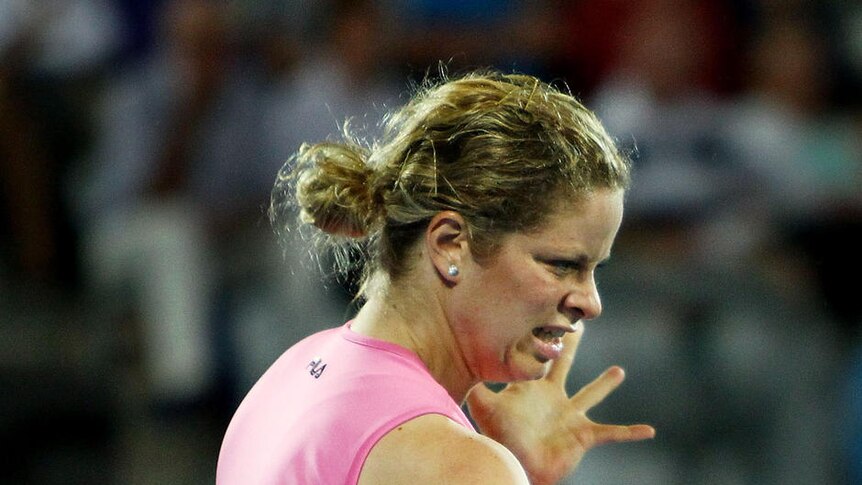 Kim Clijsters has marched into Australian Open favouritism after gaining momentum in the Sydney International.