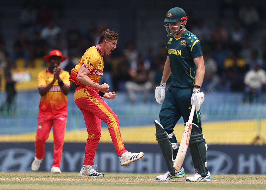Live: Australia rocked by Zimbabwe triple-strike in run chase of 170