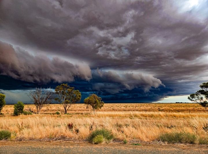 A storm rolls over Deniliquin