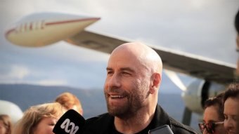 John Travolta di Bandara Shellharbour