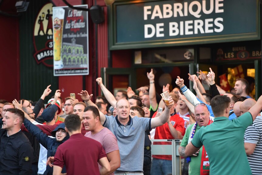 English fans chant at Lille cafe