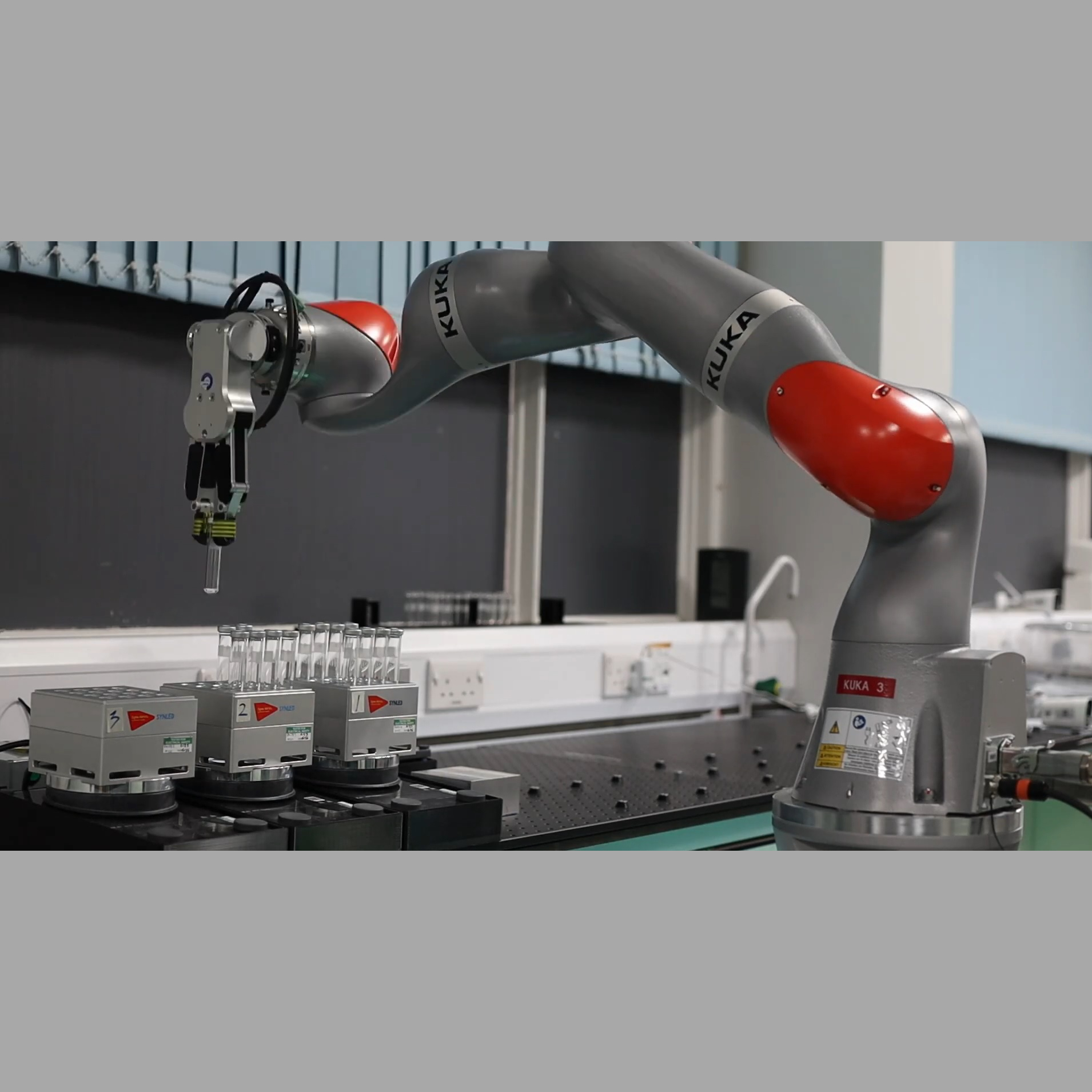 Robots well suited to dangerous drudge work in the chemistry lab