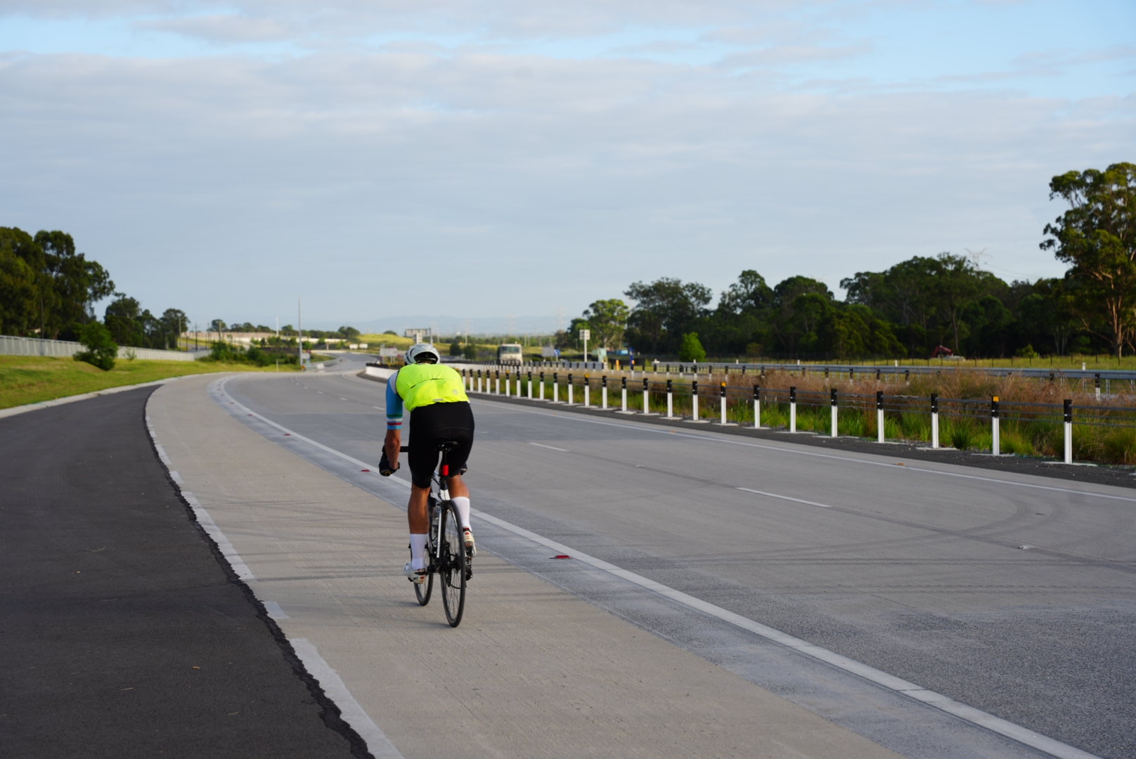 Cyclists, vintage fire engines first to hit $2.1 billion Sydney motorway
