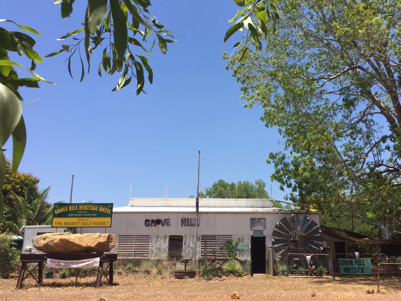 Beer collection and iconic Top End pub for sale as 82yo publican calls