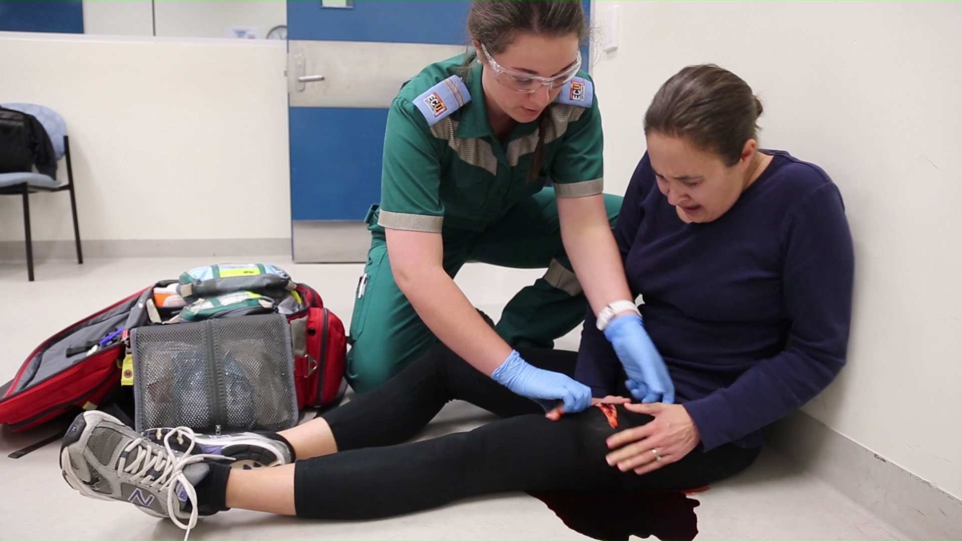 Hollywood-style makeup wounds help paramedic training, study finds ...