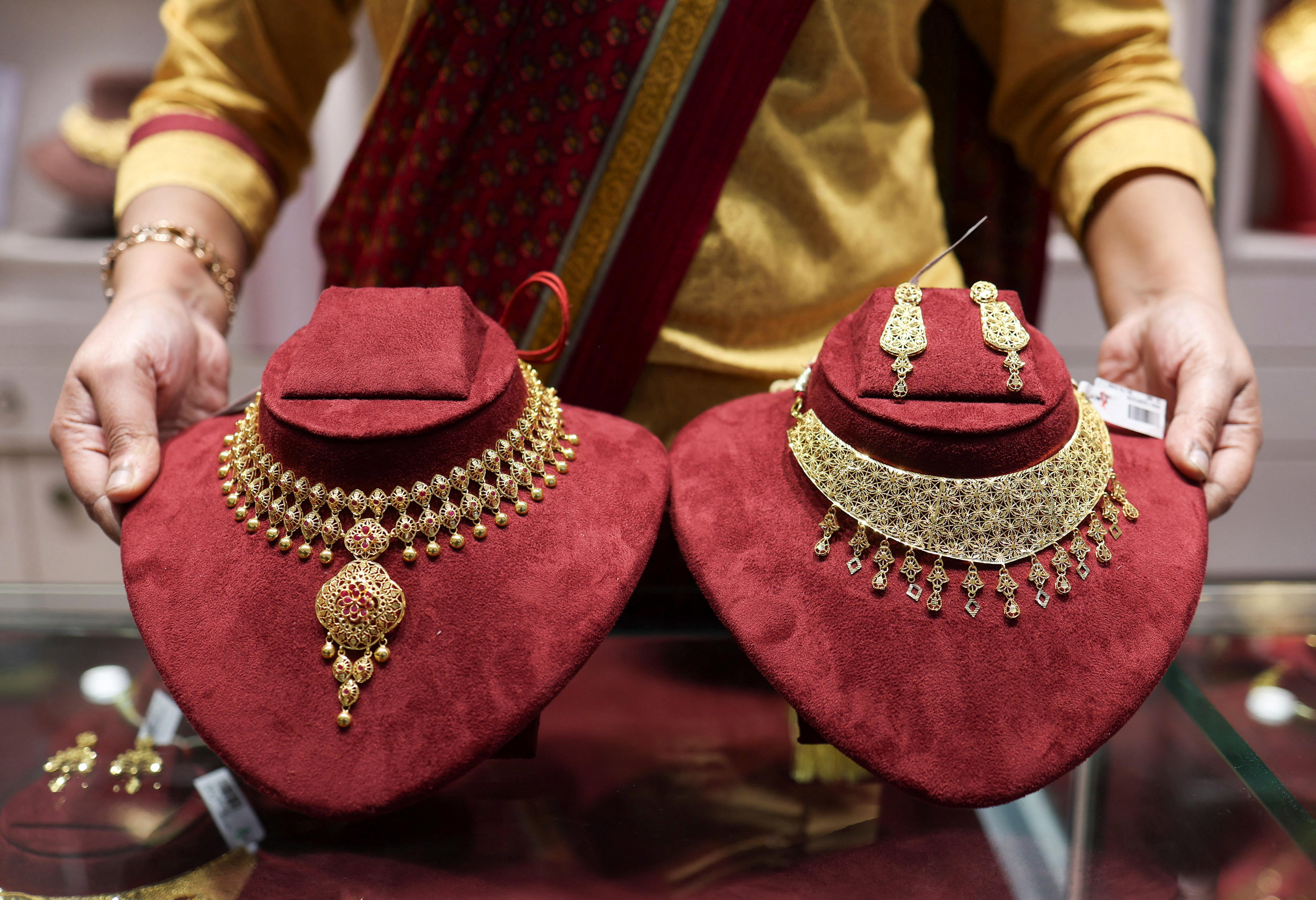India tells citizens to shun gold, cut fuel use amid energy crisis
