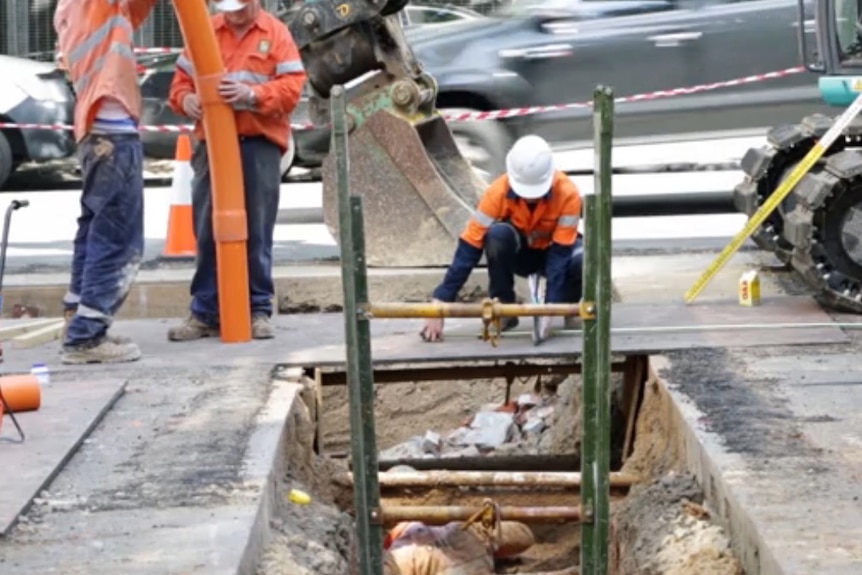 Early work on the Melbourne Metro Rail project will begin in 2017.