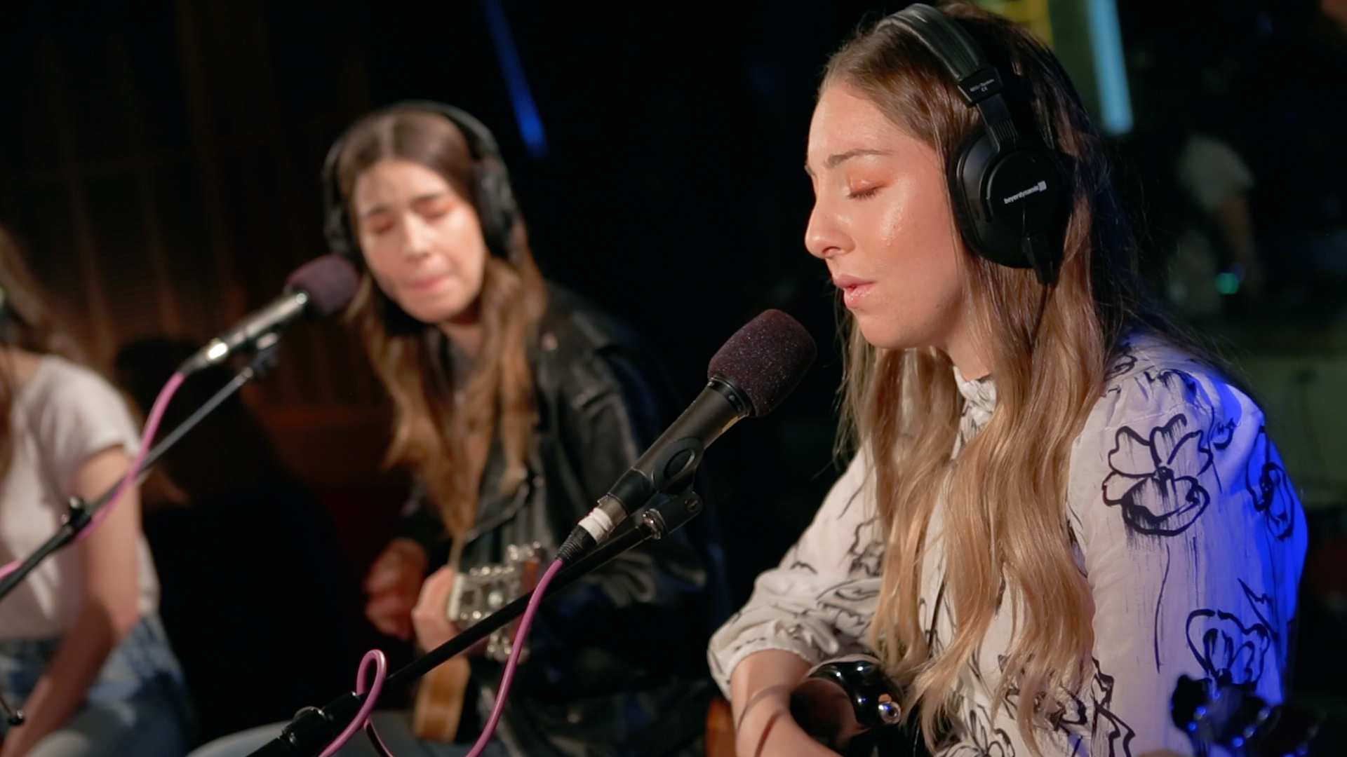 HAIM performs 'Want You Back' - triple j
