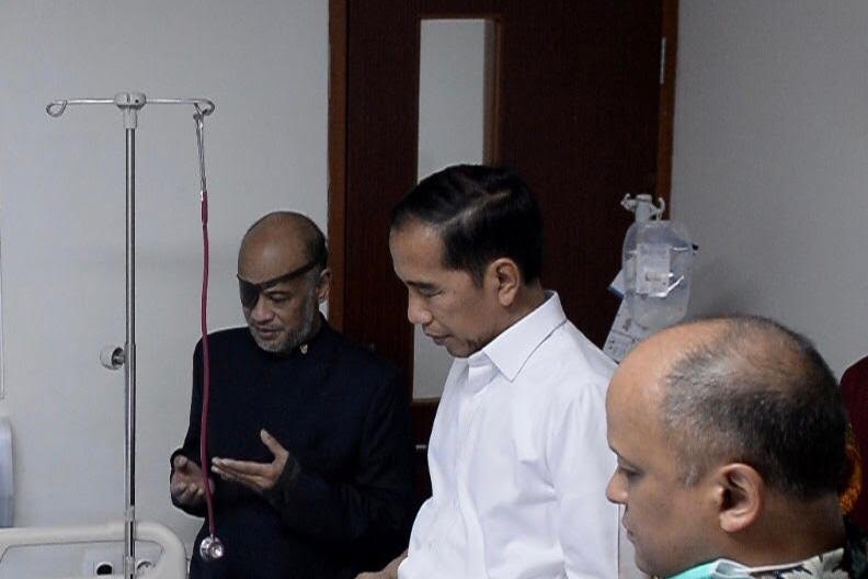Presiden Jokowi melayat jenazah B.J.Habibie di RSPAD Gatot Soebroto Jakarta.