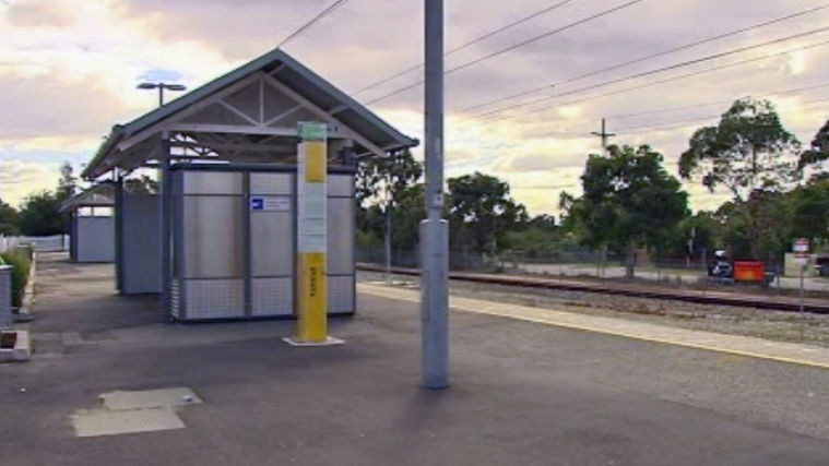 Kenwick train station, perth, picture of platform