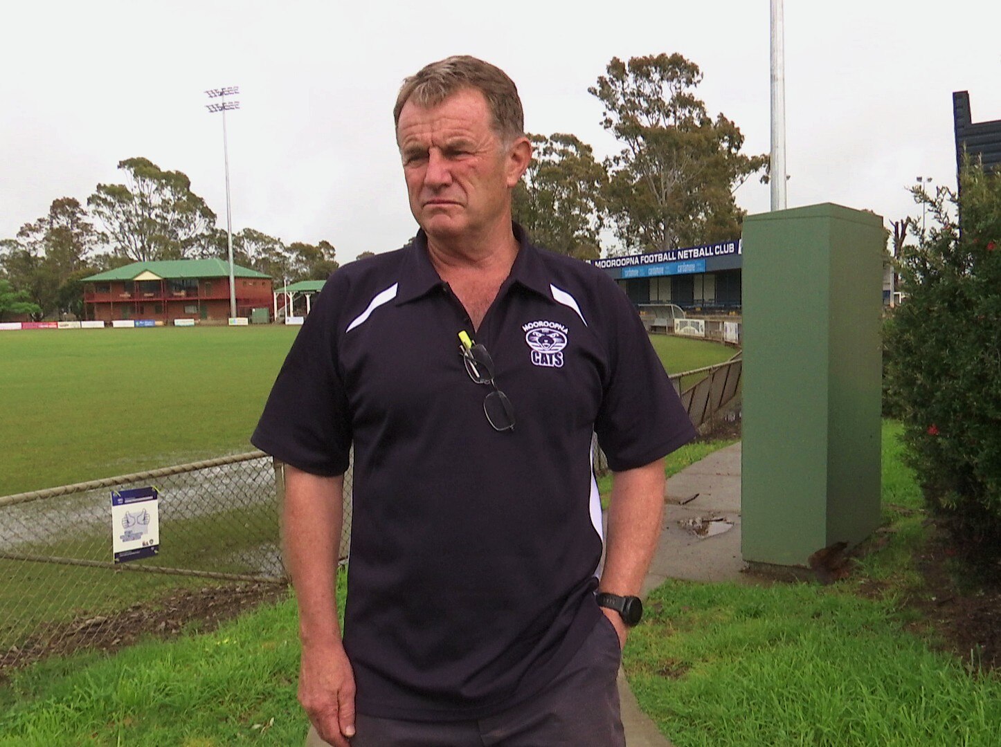 Volunteers descend upon Mooroopna sports club to boost flood cleanup