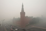 Smog blankets Moscow landmarks