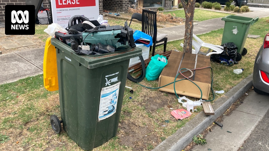 Des patrouilles de collecte des déchets aident les habitants à éliminer leurs déchets dans le nord de Melbourne alors que le conseil de Hume s’attaque au déversement