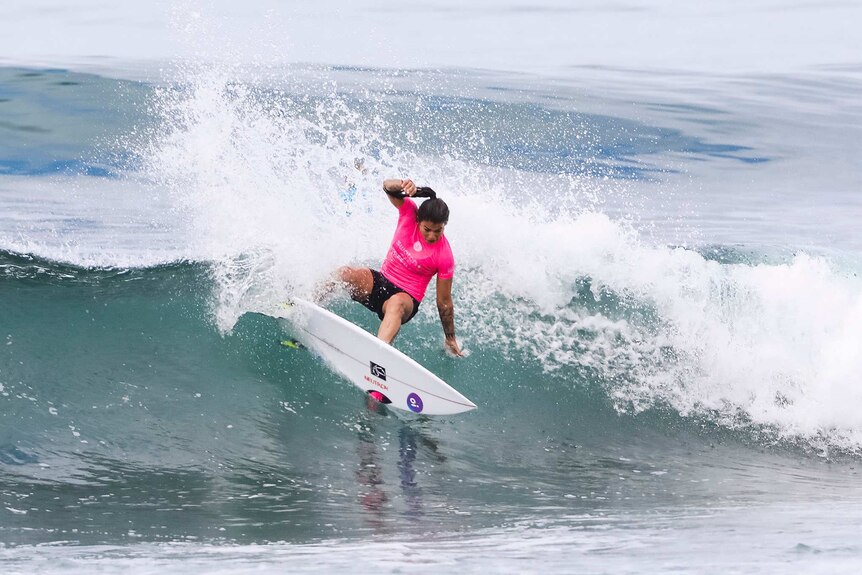 Silvana Lima on her way to a win at Trestles