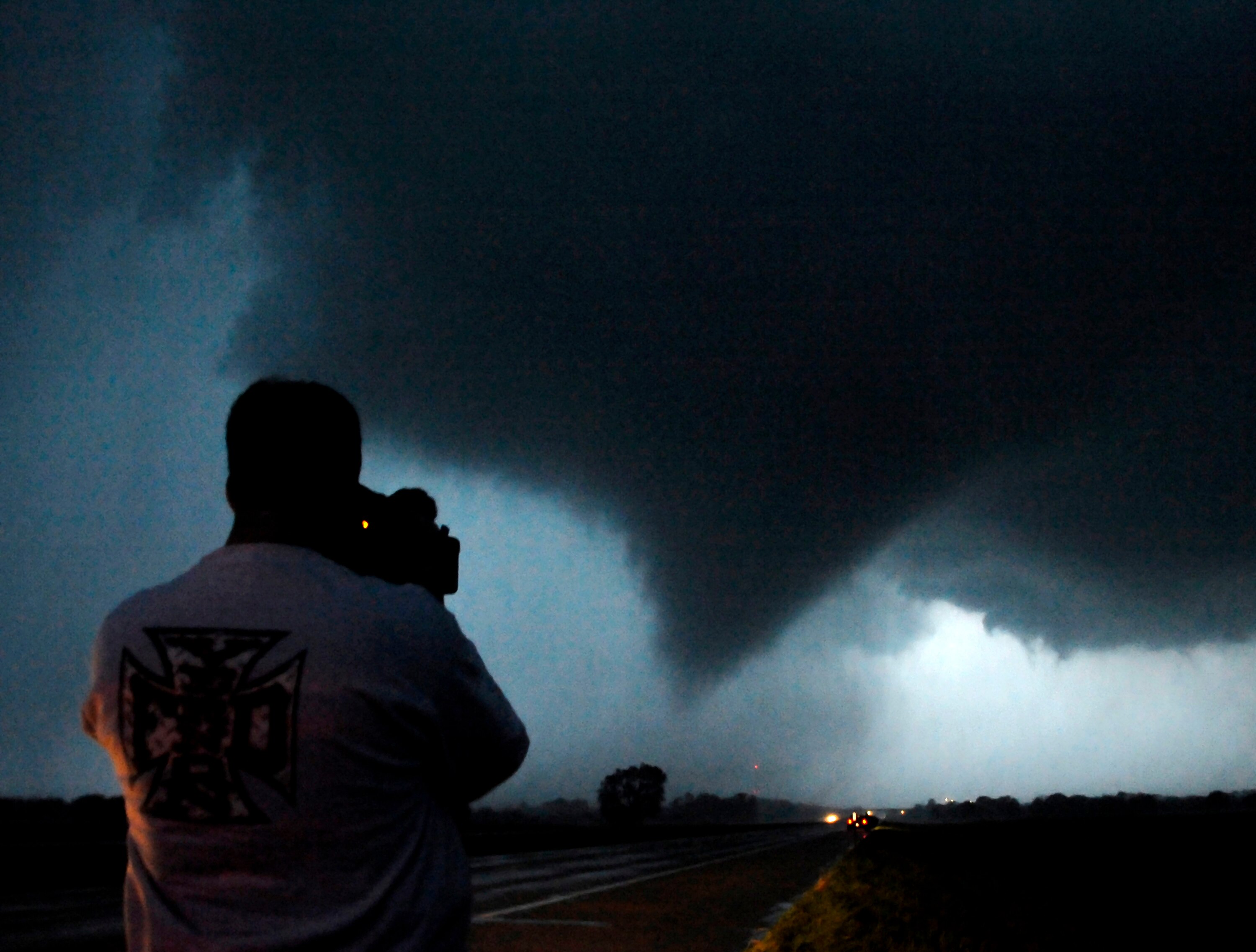 At least five dead as tornadoes pound US Plains - ABC News