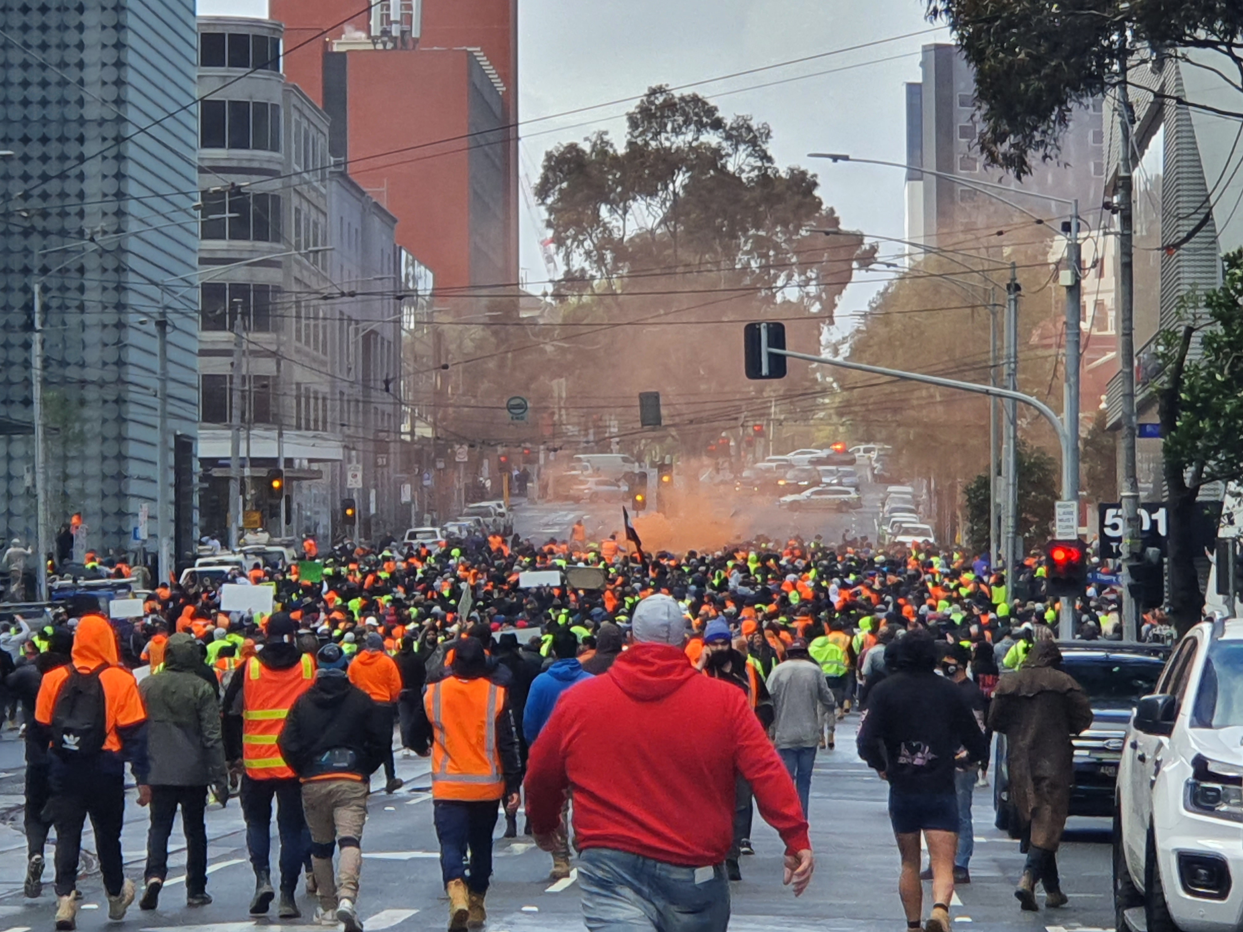 Protesters march through Melbourne's CBD in wake of construction industry shutdown
