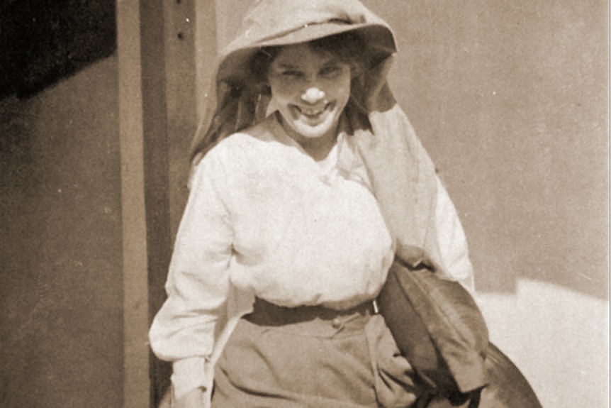Annie Grant Stim spent her service in India.